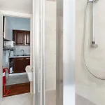 Guesthost - M5 Isola Comfy Appartement