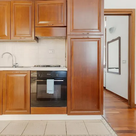 شقة Guesthost - M5 Isola Comfy *