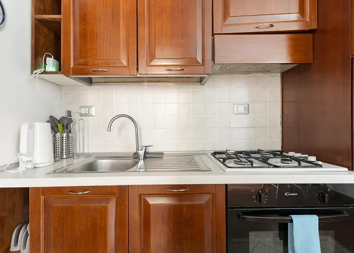 Guesthost - M5 Isola Comfy ميلان