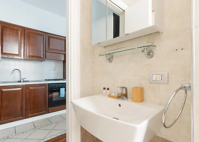 Guesthost - M5 Isola Comfy شقة ميلان