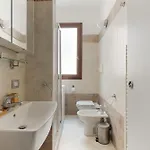 Appartement Guesthost - M5 Isola Comfy Milaan