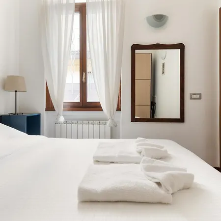 Guesthost - M5 Isola Comfy Milano